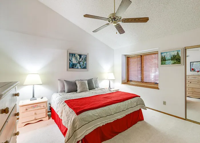 Dom wakacyjny Cozy Retreat W/ Balcony & Mtn View! Flagstaff