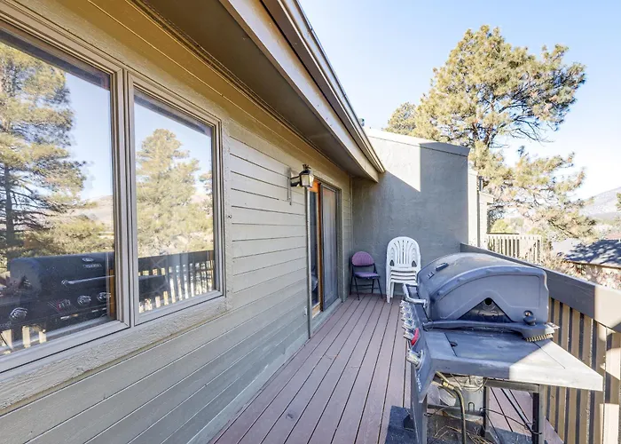 Dom wakacyjny Cozy Retreat W/ Balcony & Mtn View! Flagstaff