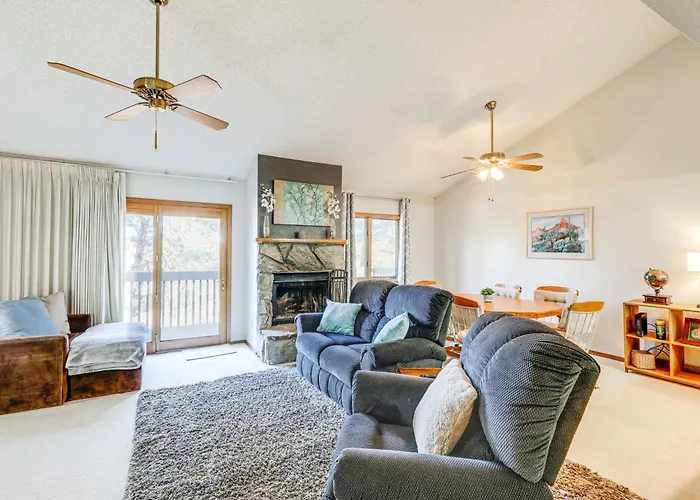 Cozy Retreat W/ Balcony & Mtn View! Dom wakacyjny Flagstaff