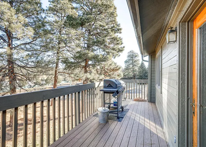 Cozy Retreat W/ Balcony & Mtn View! *